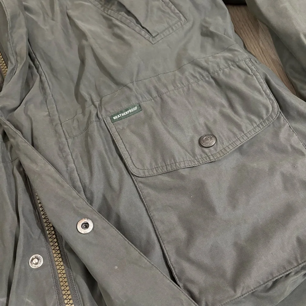 Weatherproof Men’s Multi-pocket Jacket with Detachable Lining Size XL w/ Leather